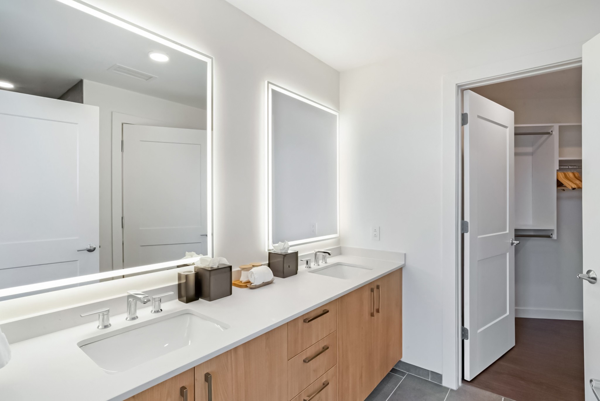 1212 Demonbreun St #1815 Nashville, TN 37203