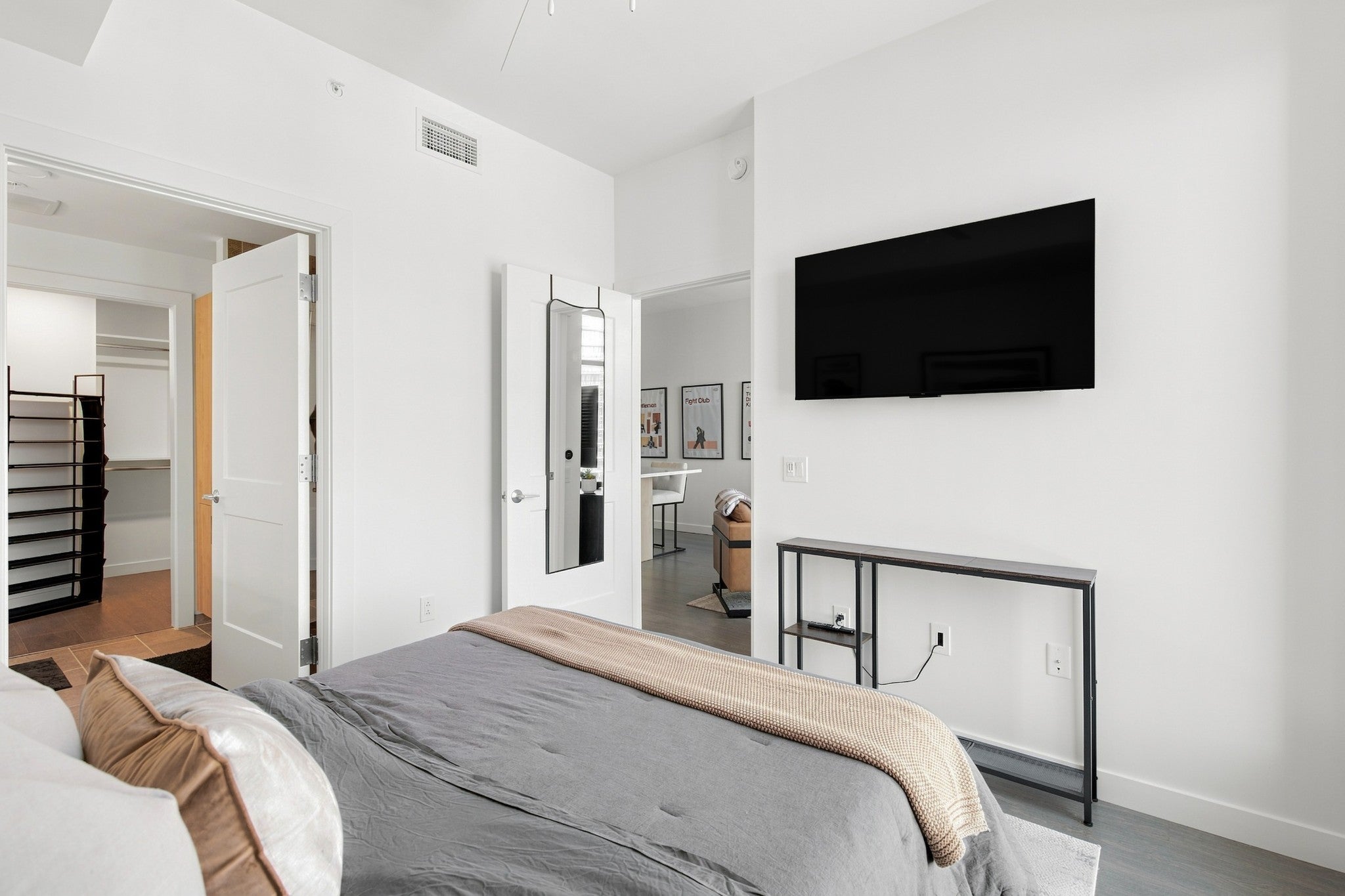 1212 Demonbreun St #1811 Nashville, TN 37203