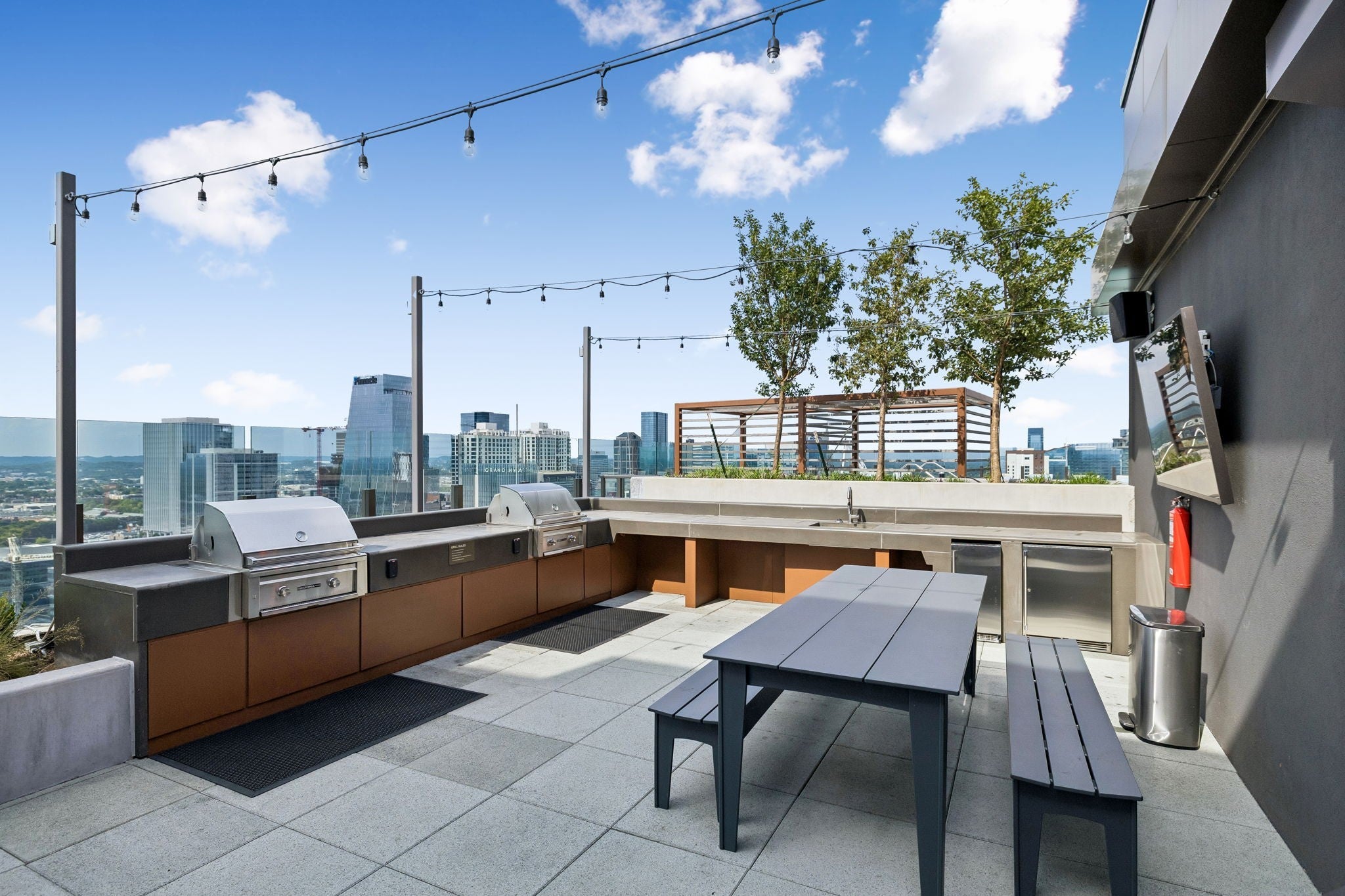 1212 Demonbreun St #1811 Nashville, TN 37203