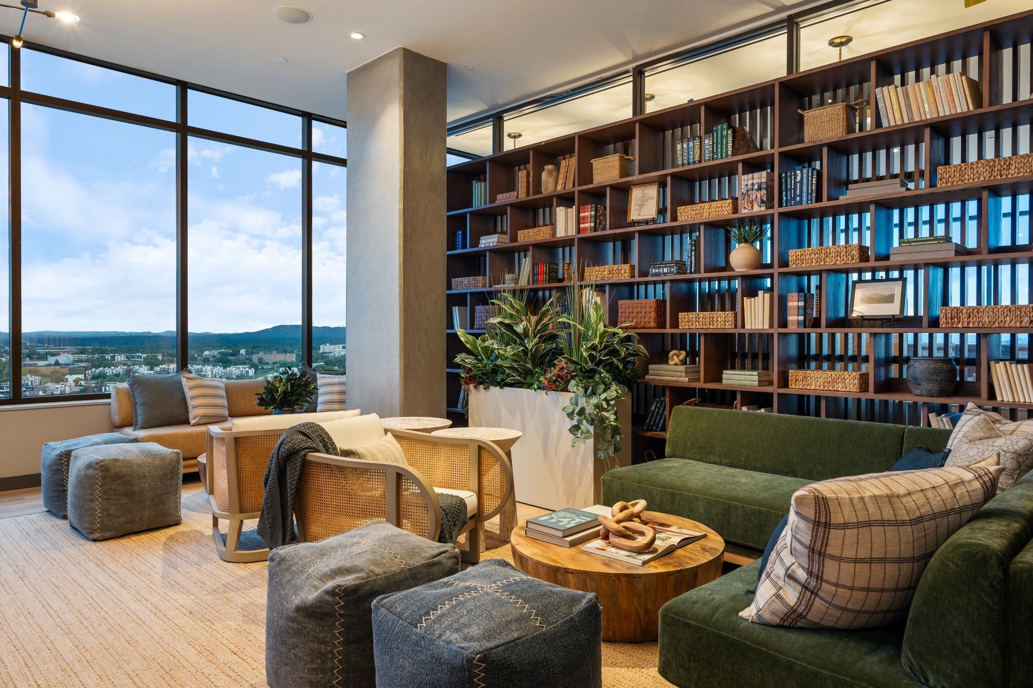 1212 Demonbreun St #1811 Nashville, TN 37203