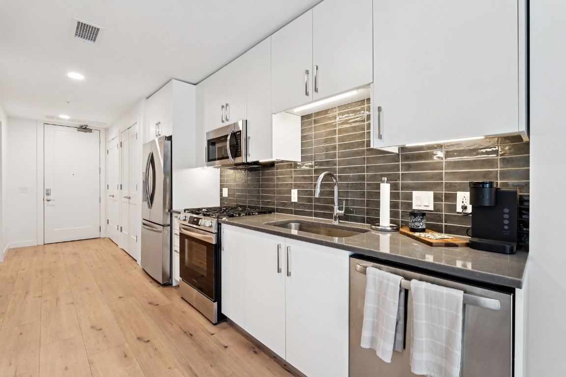 1212 Demonbreun St #606 Nashville, TN 37203