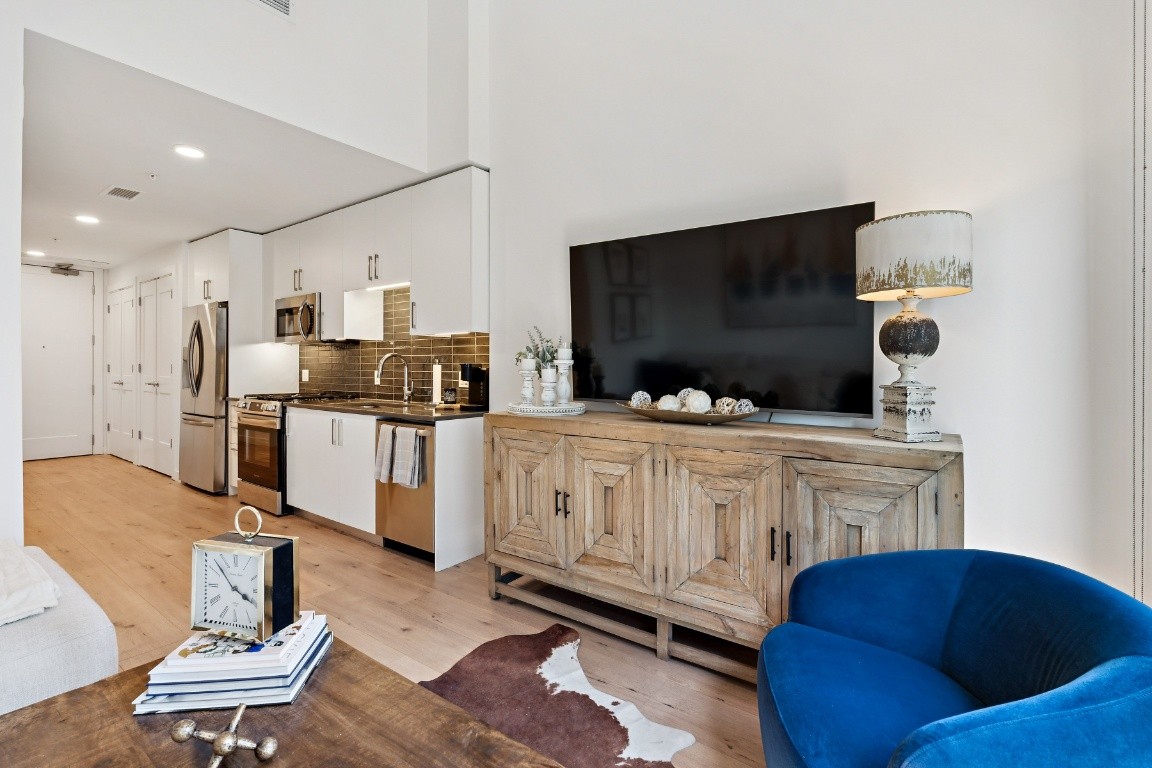 1212 Demonbreun St #606 Nashville, TN 37203
