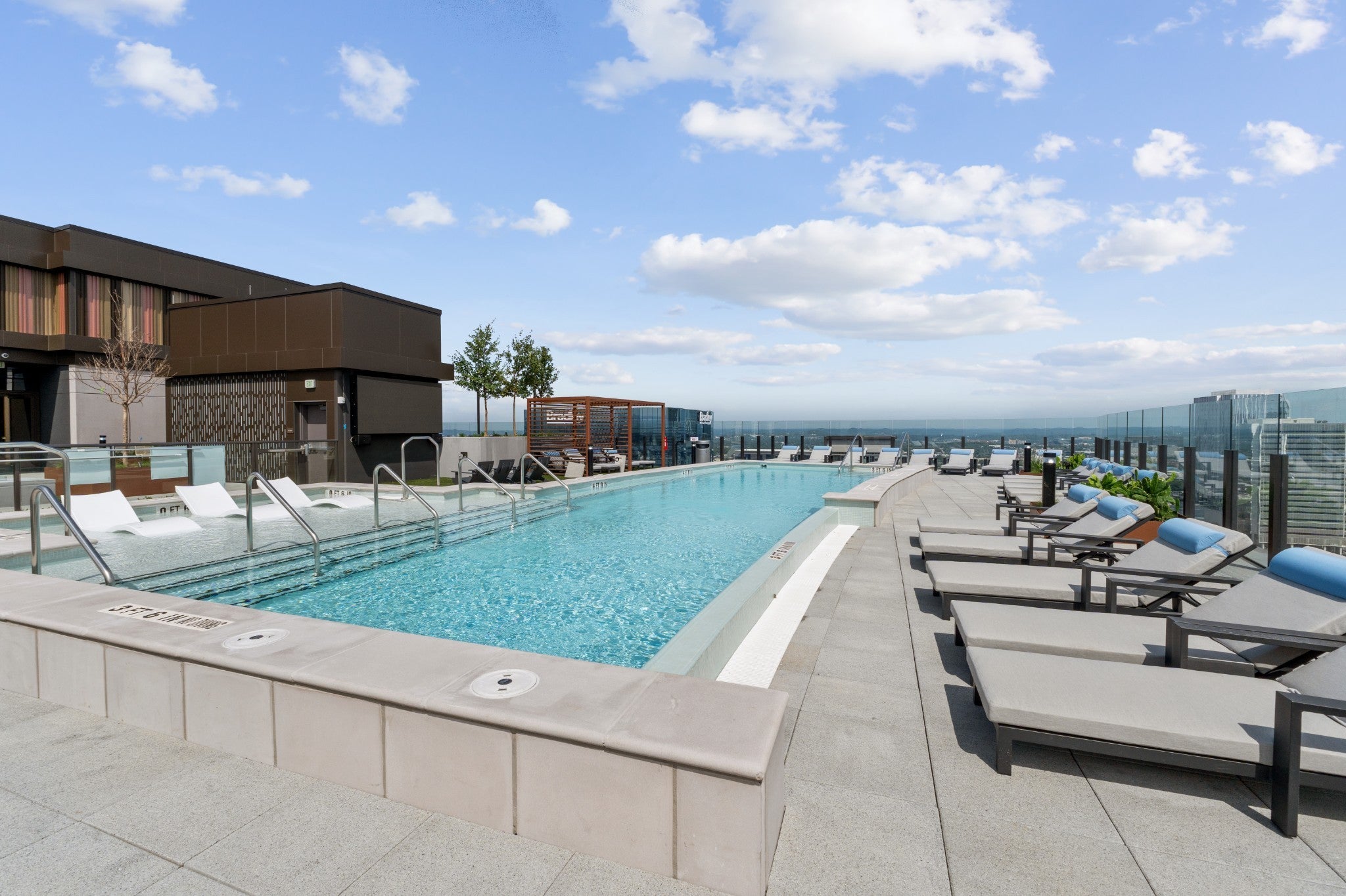 1212 Demonbreun St #1804 Nashville, TN 37203