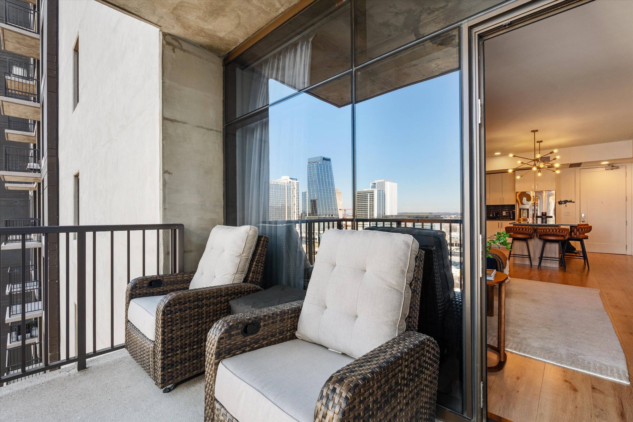 1212 Demonbreun St #1203 Nashville, TN 37203