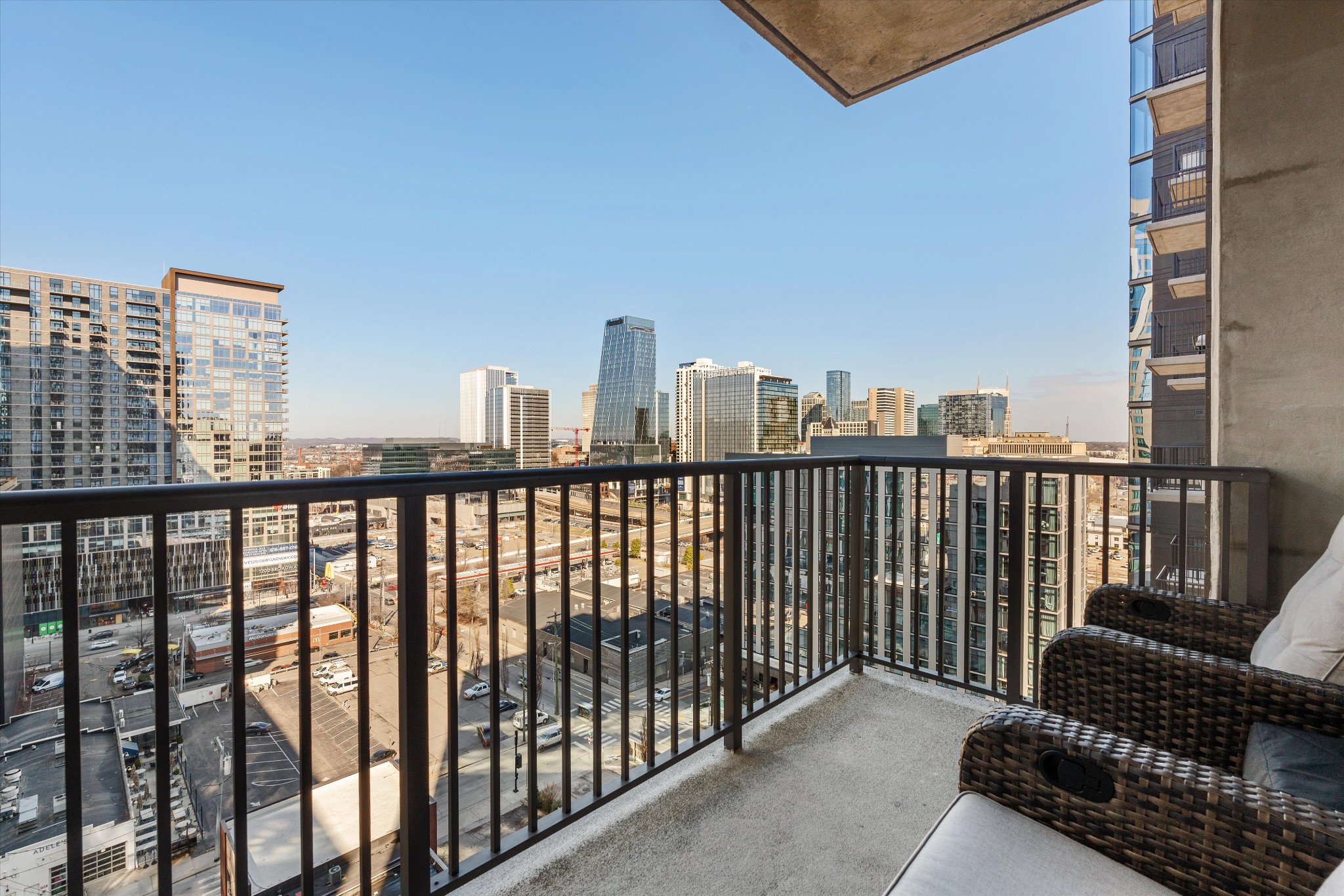 1212 Demonbreun St #1203 Nashville, TN 37203