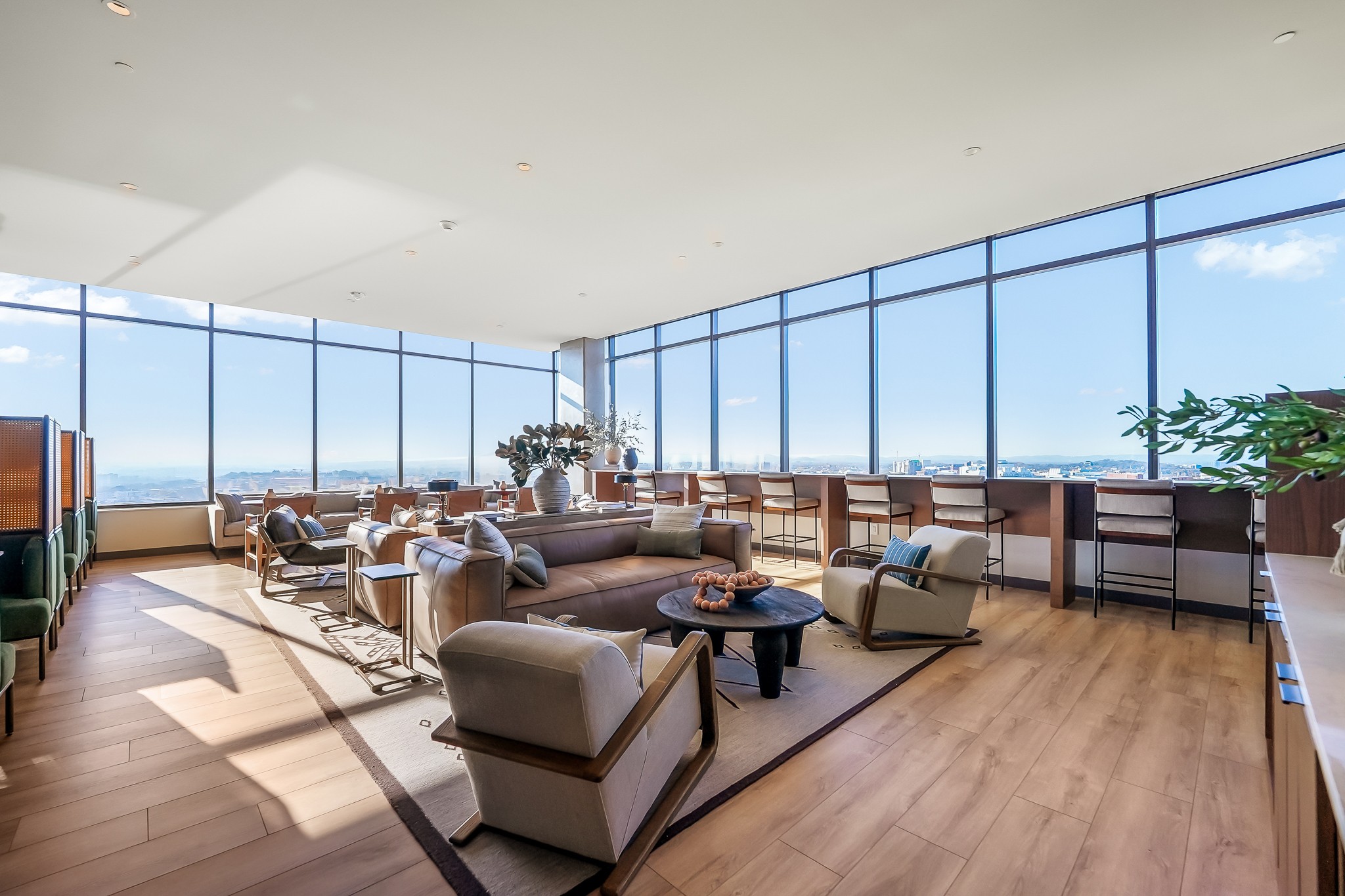 1212 Demonbreun St #1203 Nashville, TN 37203