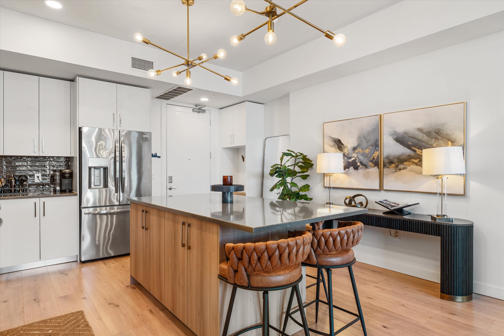 1212 Demonbreun St #1203 Nashville, TN 37203