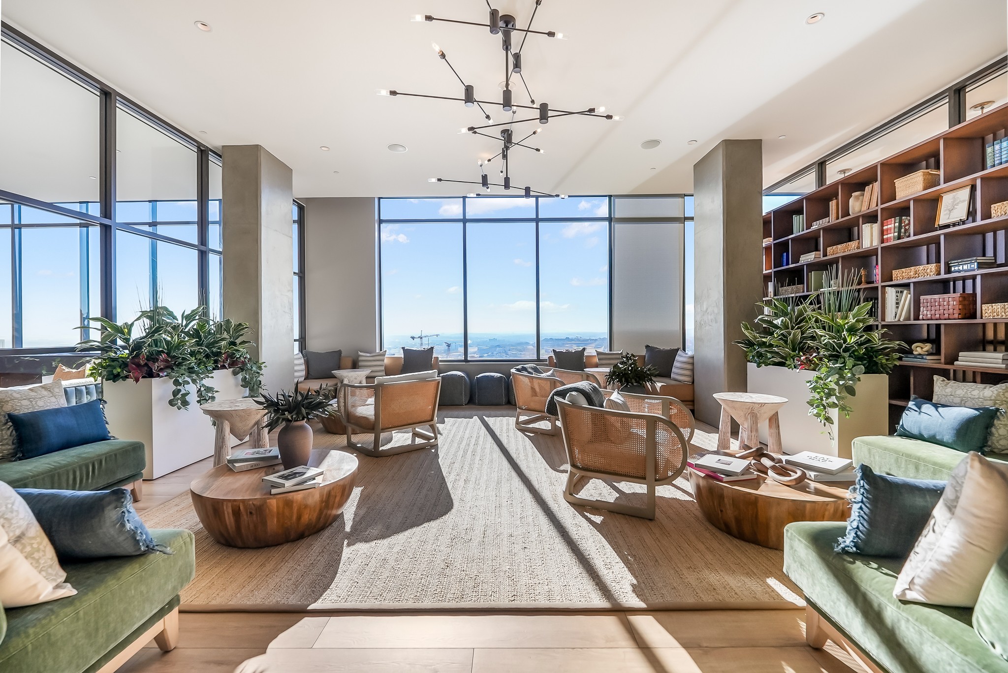 1212 Demonbreun St #1203 Nashville, TN 37203