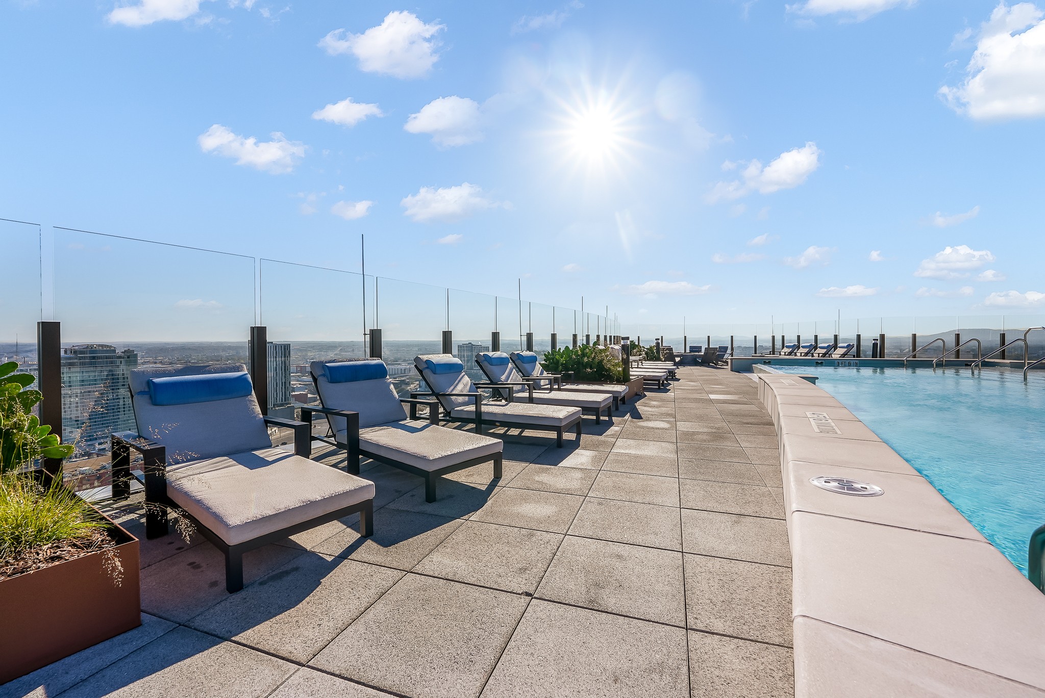 1212 Demonbreun St #1203 Nashville, TN 37203