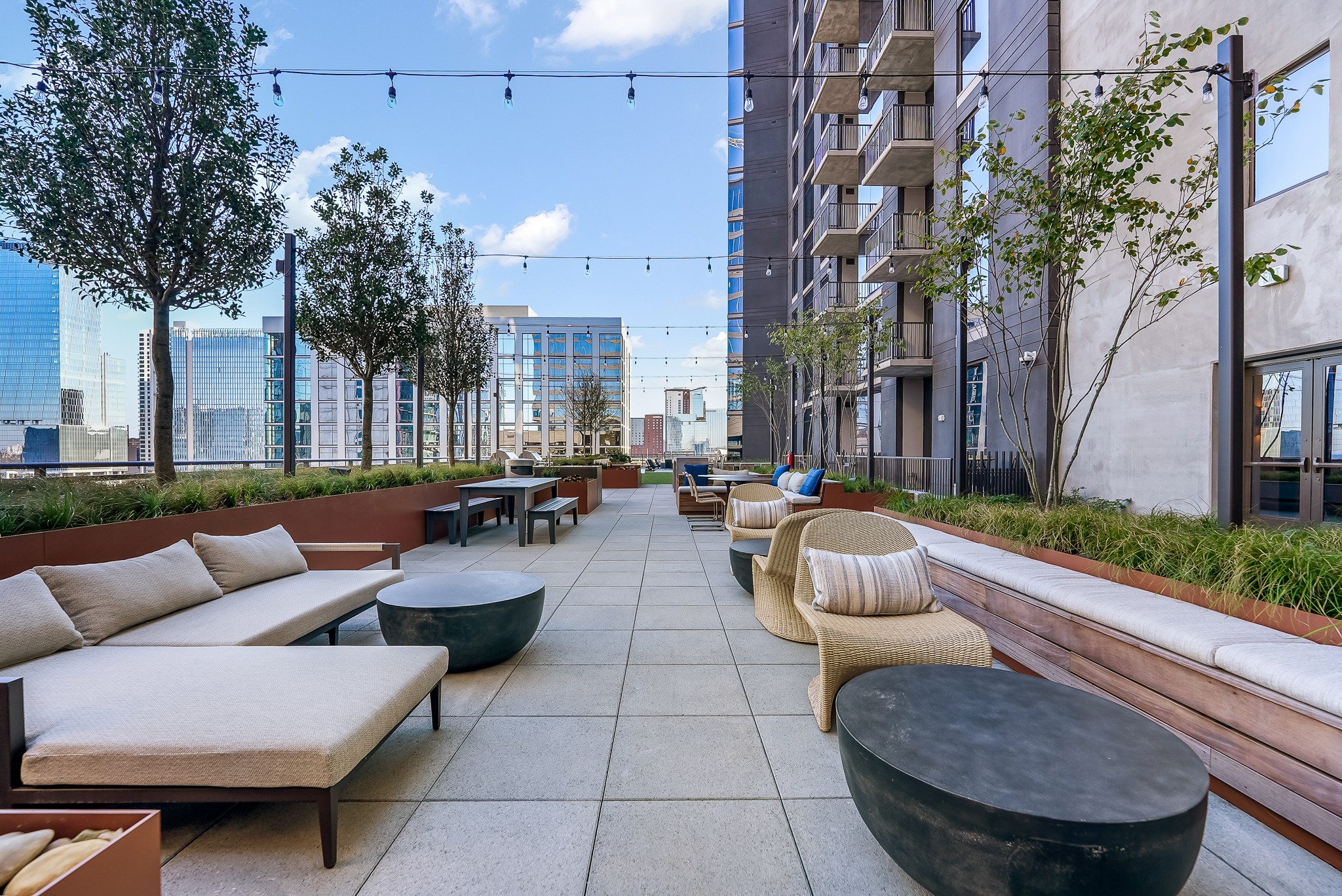 1212 Demonbreun St #1203 Nashville, TN 37203