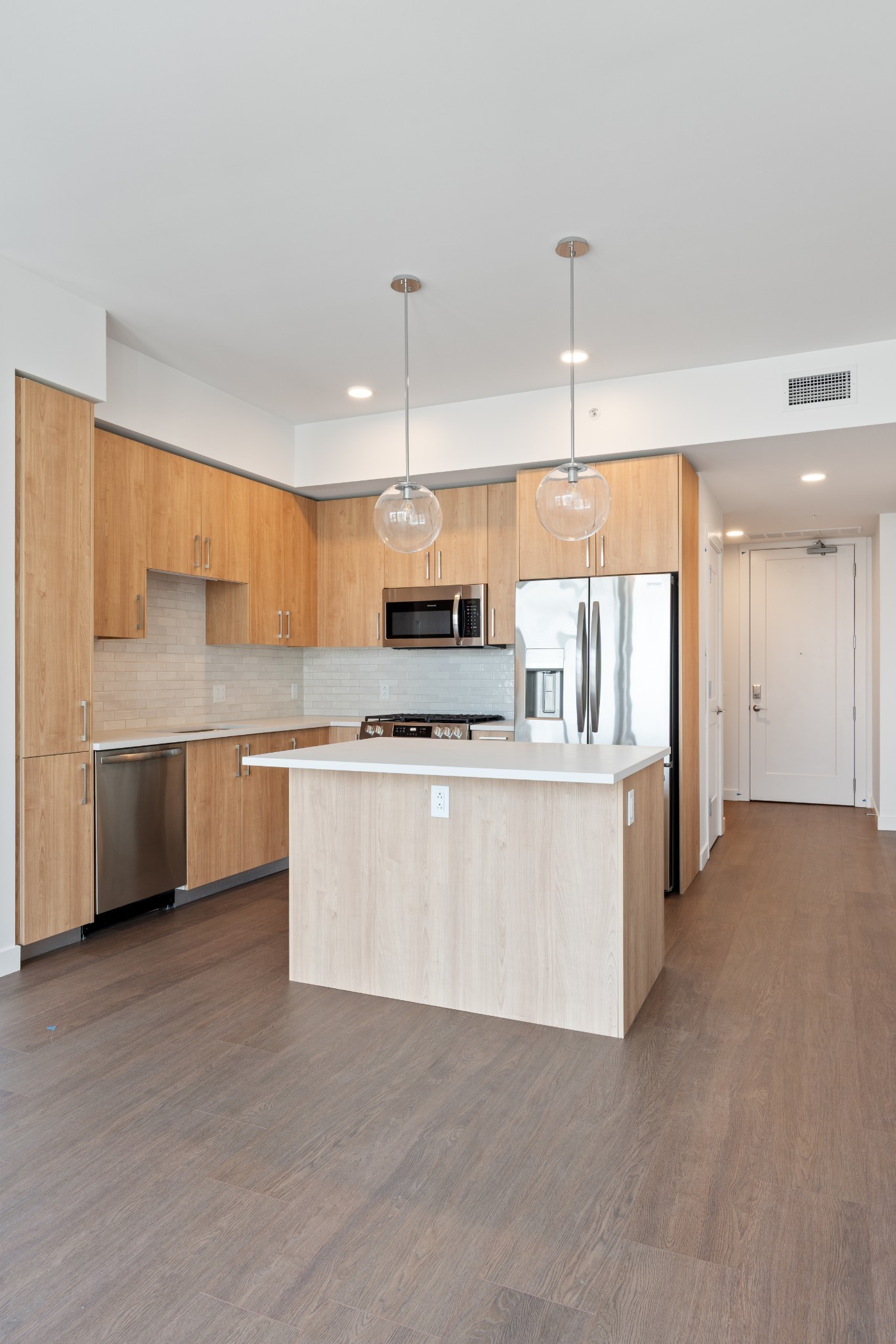 1212 Demonbreun St #909 Nashville, TN 37203