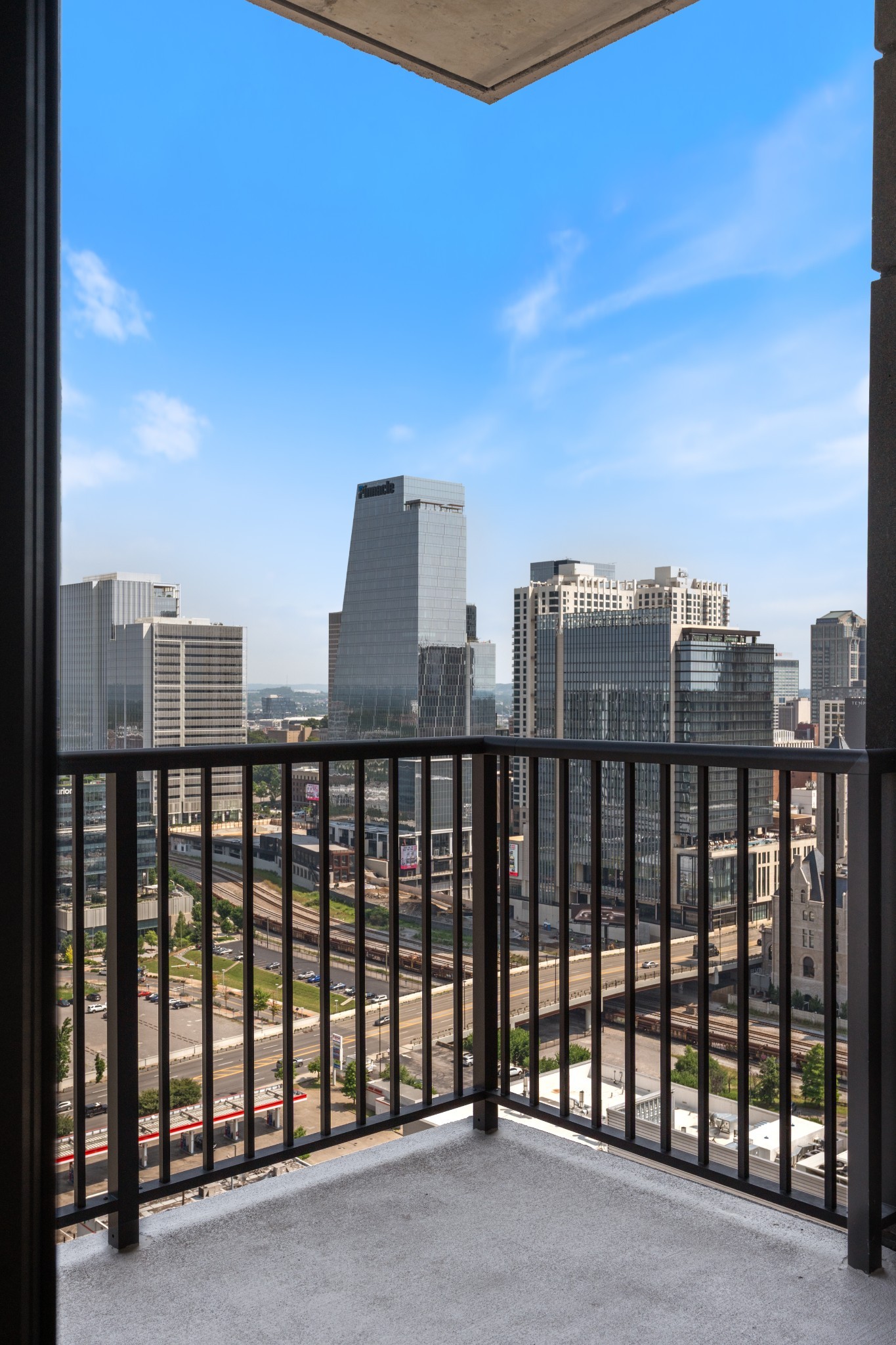 1212 Demonbreun St #909 Nashville, TN 37203