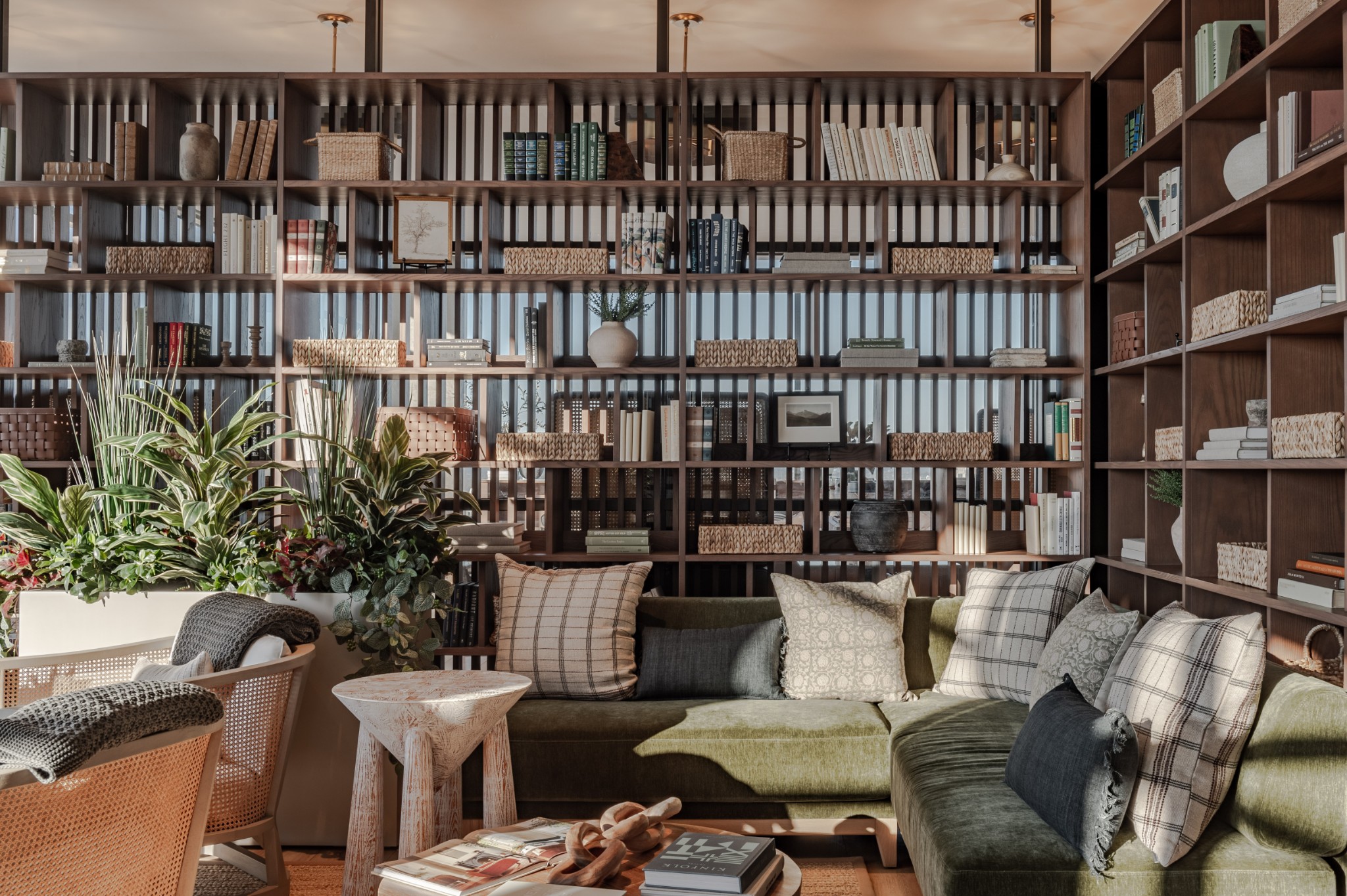 1212 Demonbreun St #909 Nashville, TN 37203