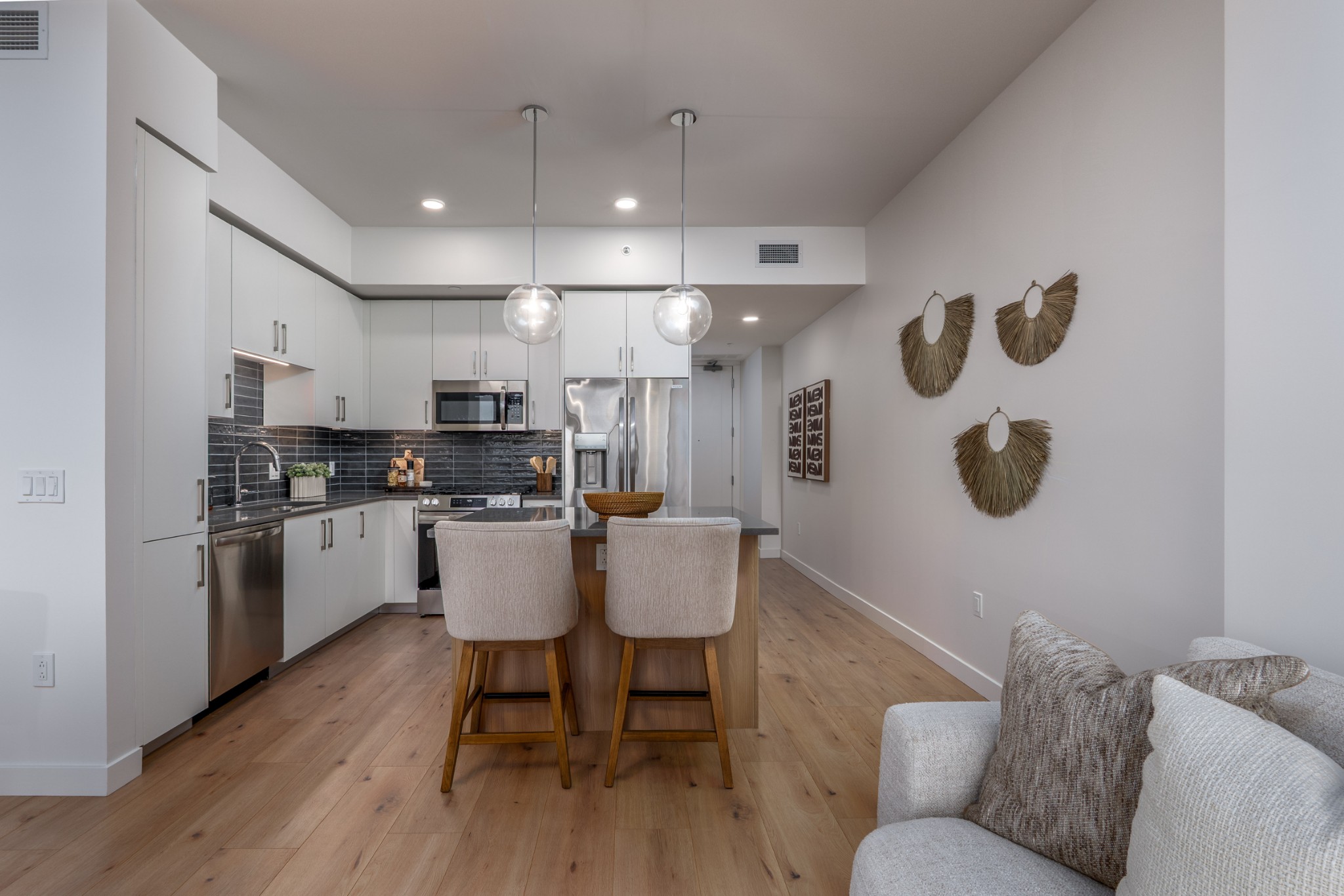 1212 Demonbreun St #909 Nashville, TN 37203