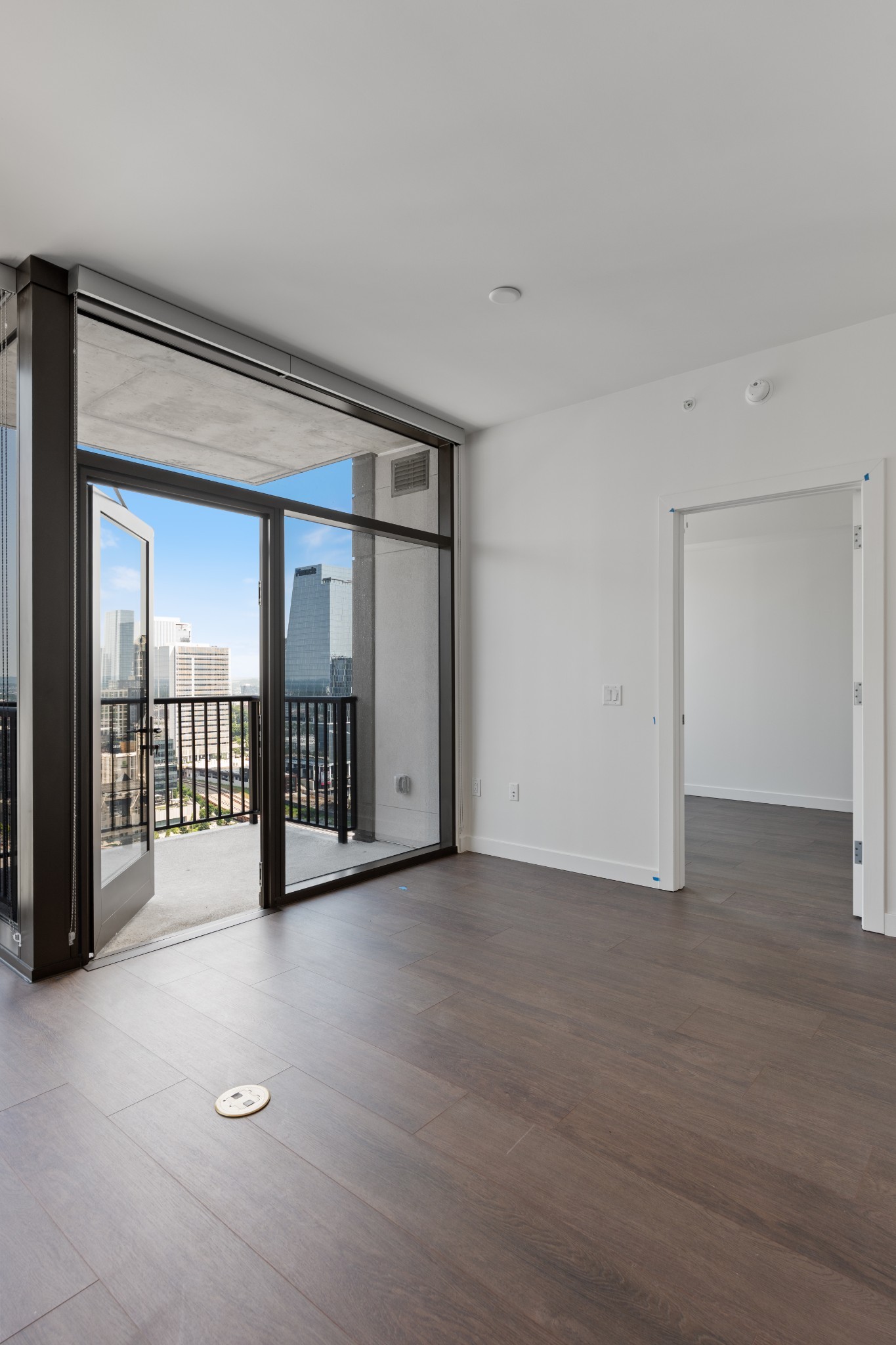 1212 Demonbreun St #909 Nashville, TN 37203