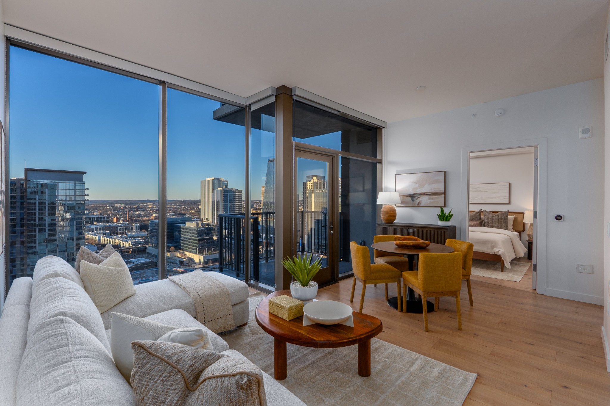 1212 Demonbreun St #909 Nashville, TN 37203