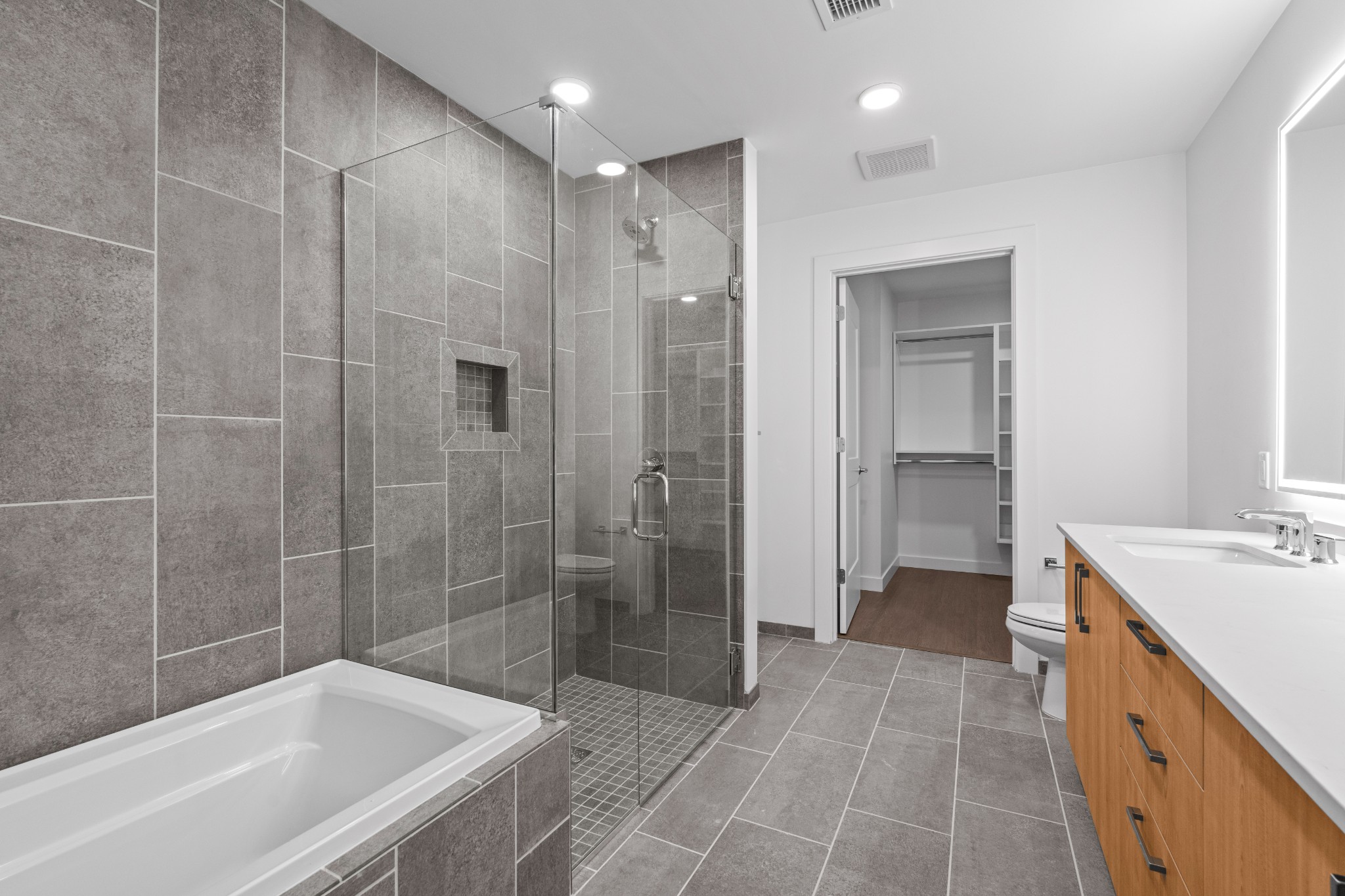 1212 Demonbreun St #AX(R) Nashville, TN 37203