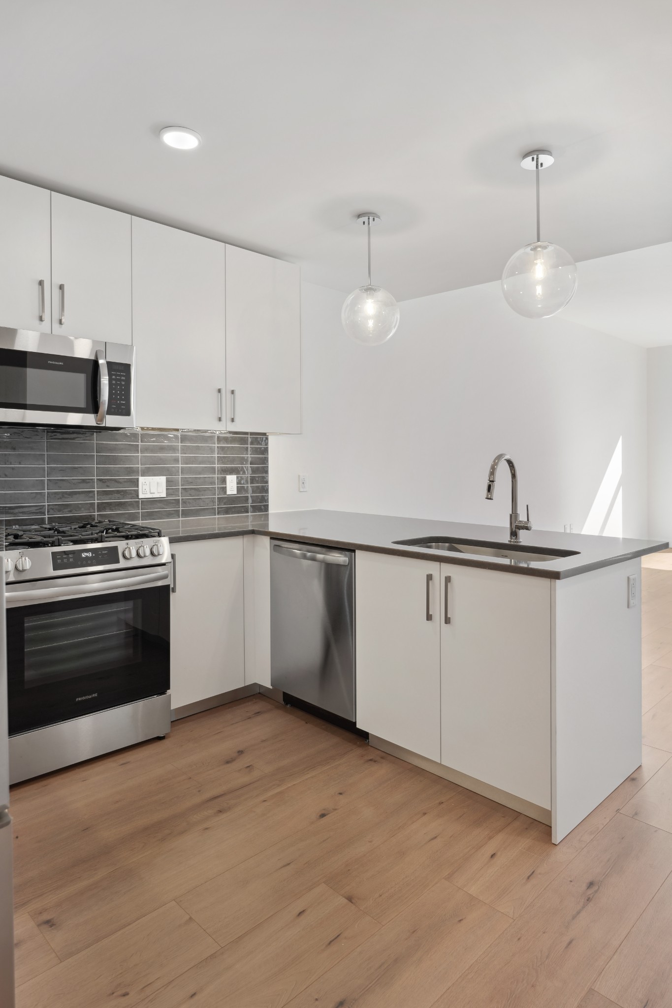 1212 Demonbreun St #A7 (O) Nashville, TN 37203