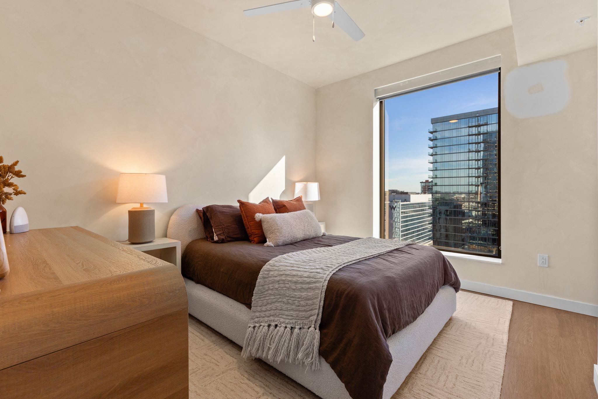 1212 Demonbreun St #1606 Nashville, TN 37203