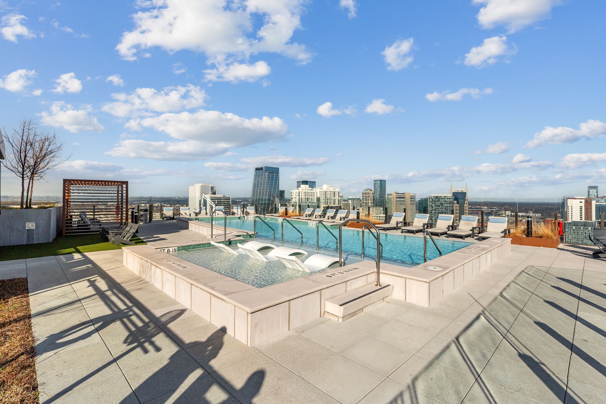 1212 Demonbreun St #1606 Nashville, TN 37203