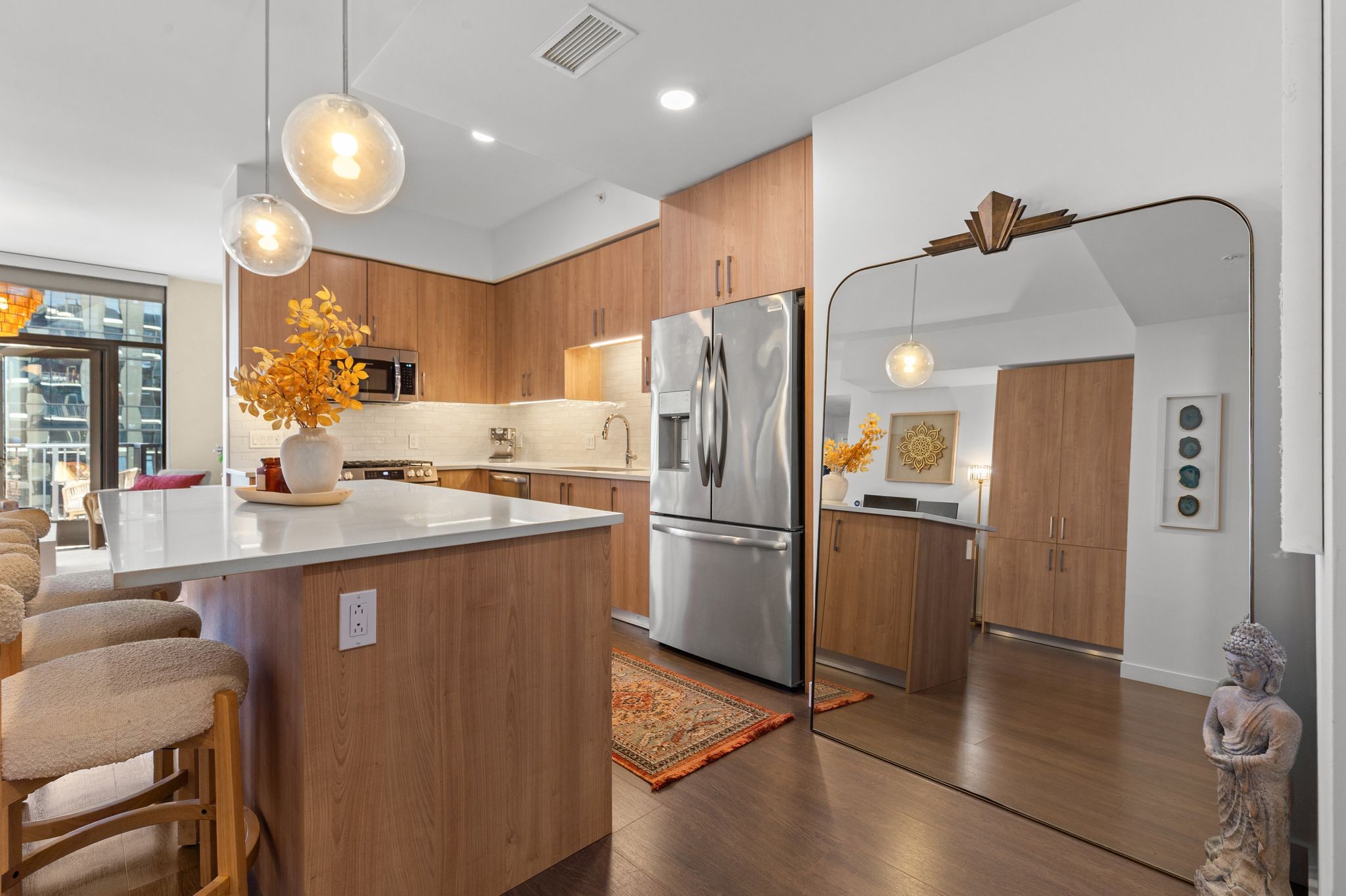 1212 Demonbreun St #1606 Nashville, TN 37203