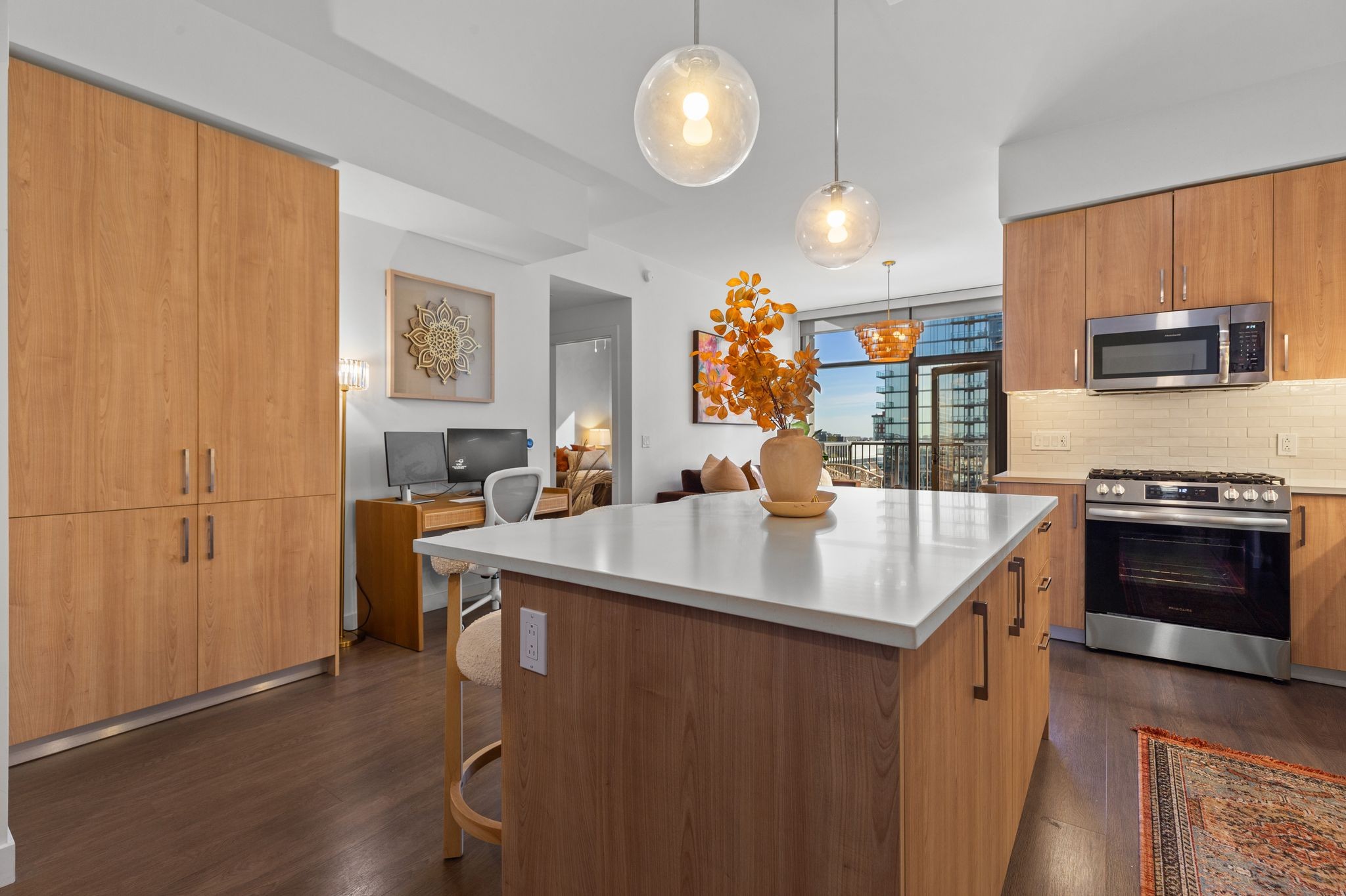 1212 Demonbreun St #1606 Nashville, TN 37203