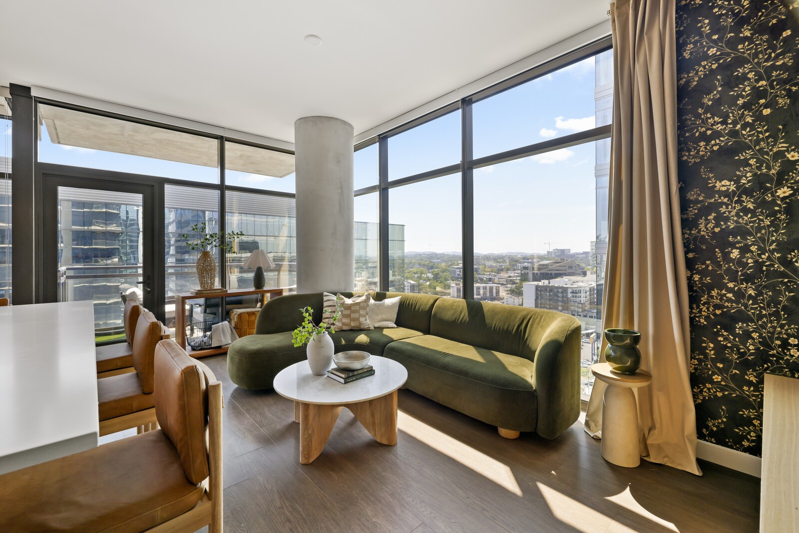 1212 Demonbreun St #1802 Nashville, TN 37203