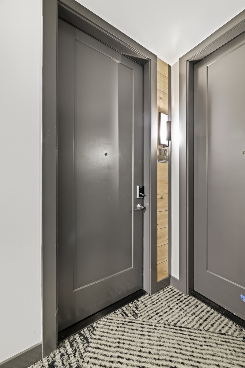 1212 Demonbreun St #1802 Nashville, TN 37203