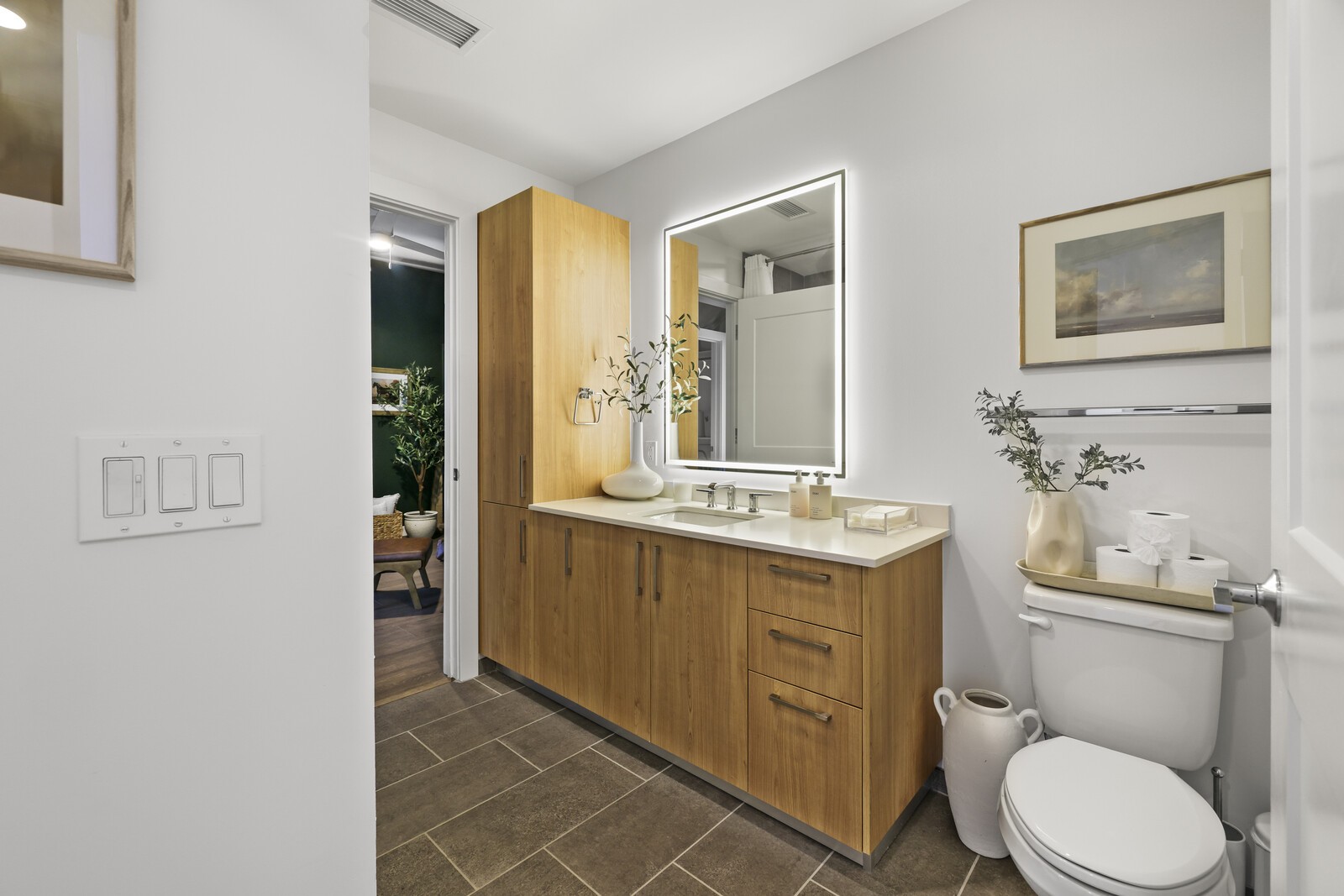 1212 Demonbreun St #1802 Nashville, TN 37203