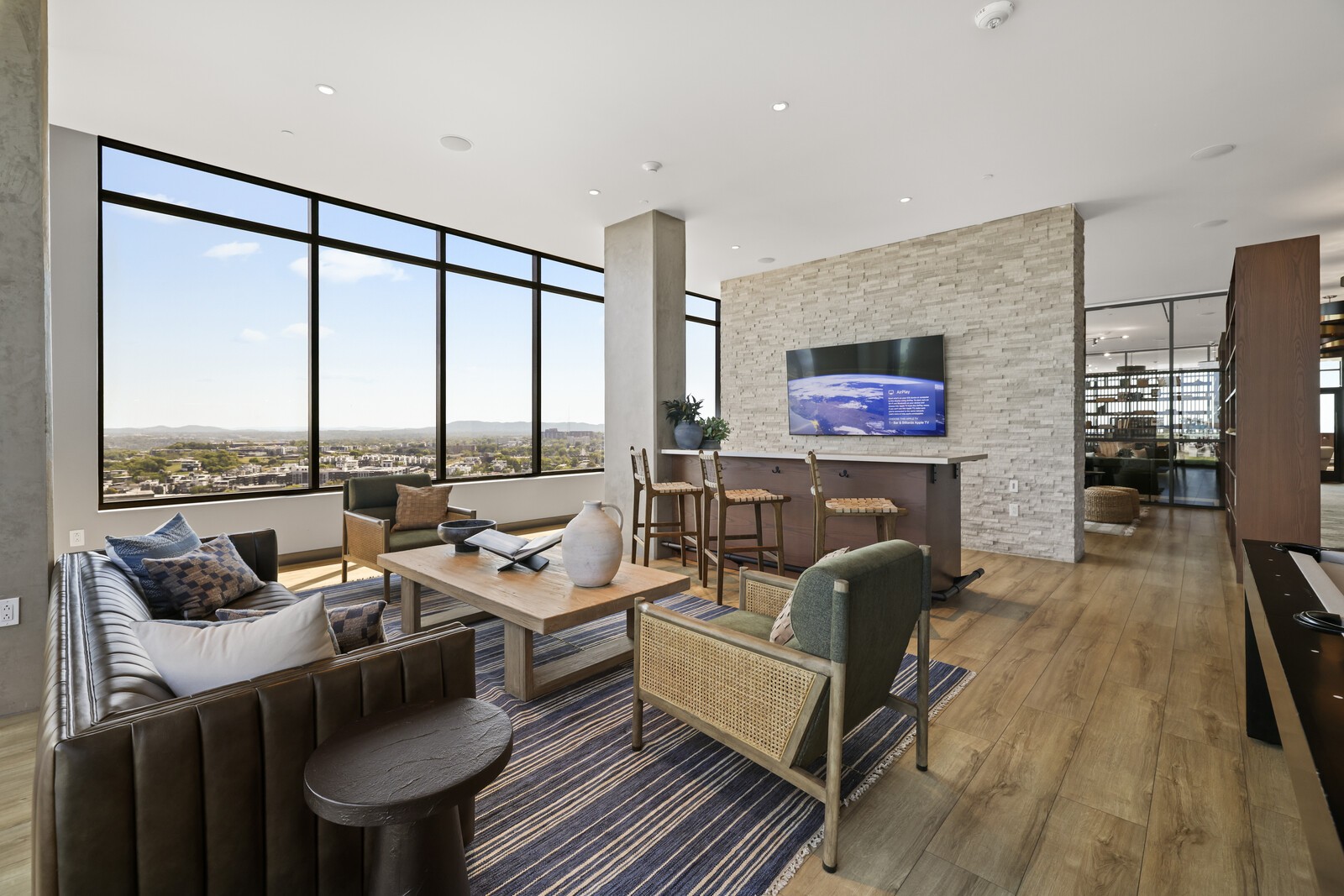 1212 Demonbreun St #1802 Nashville, TN 37203