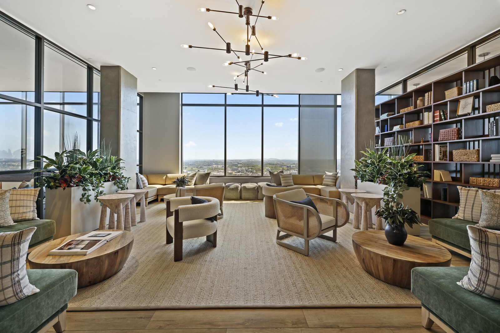 1212 Demonbreun St #1802 Nashville, TN 37203