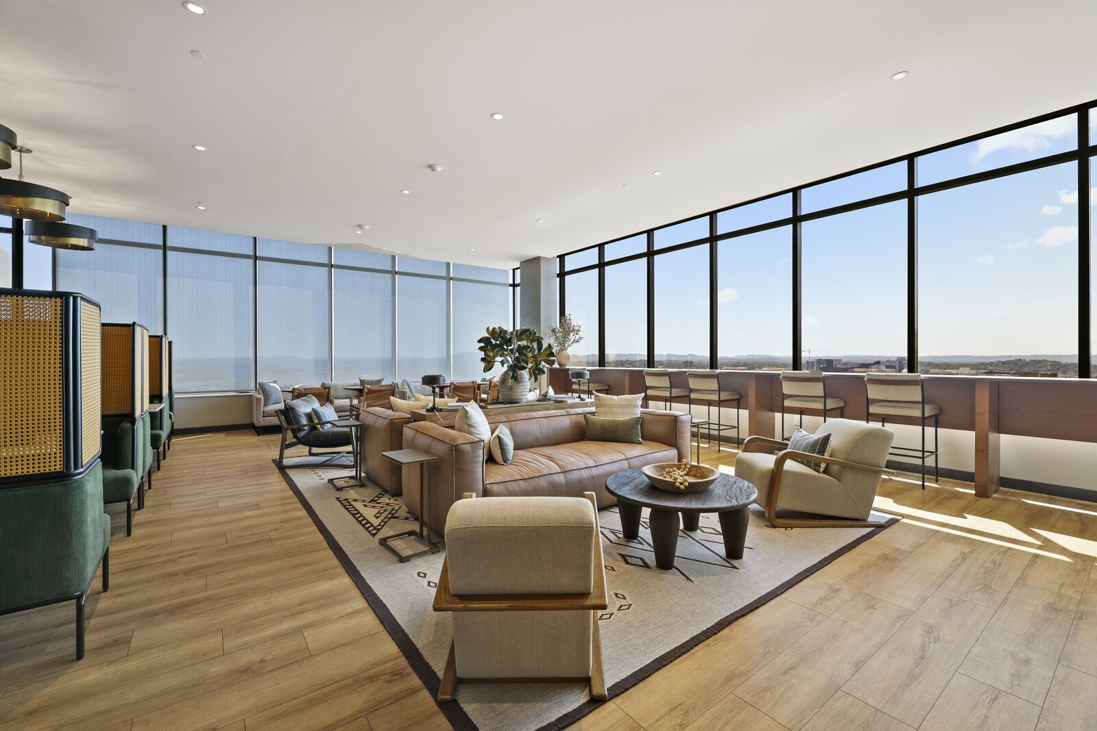 1212 Demonbreun St #1802 Nashville, TN 37203