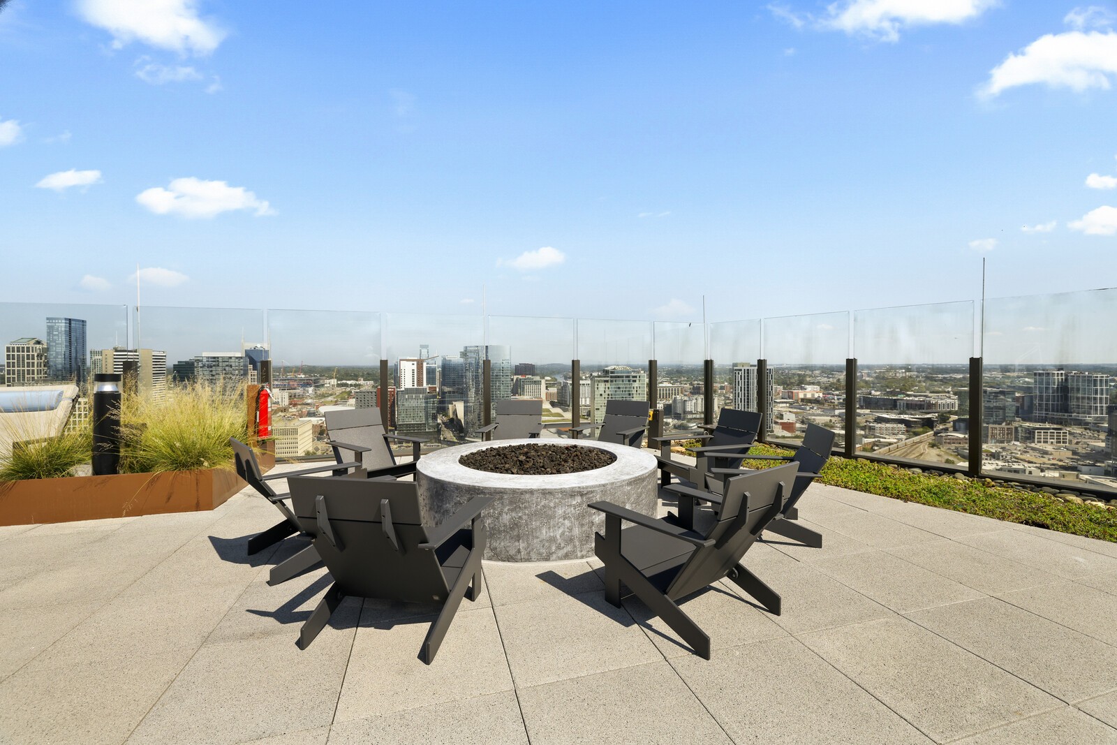 1212 Demonbreun St #1802 Nashville, TN 37203