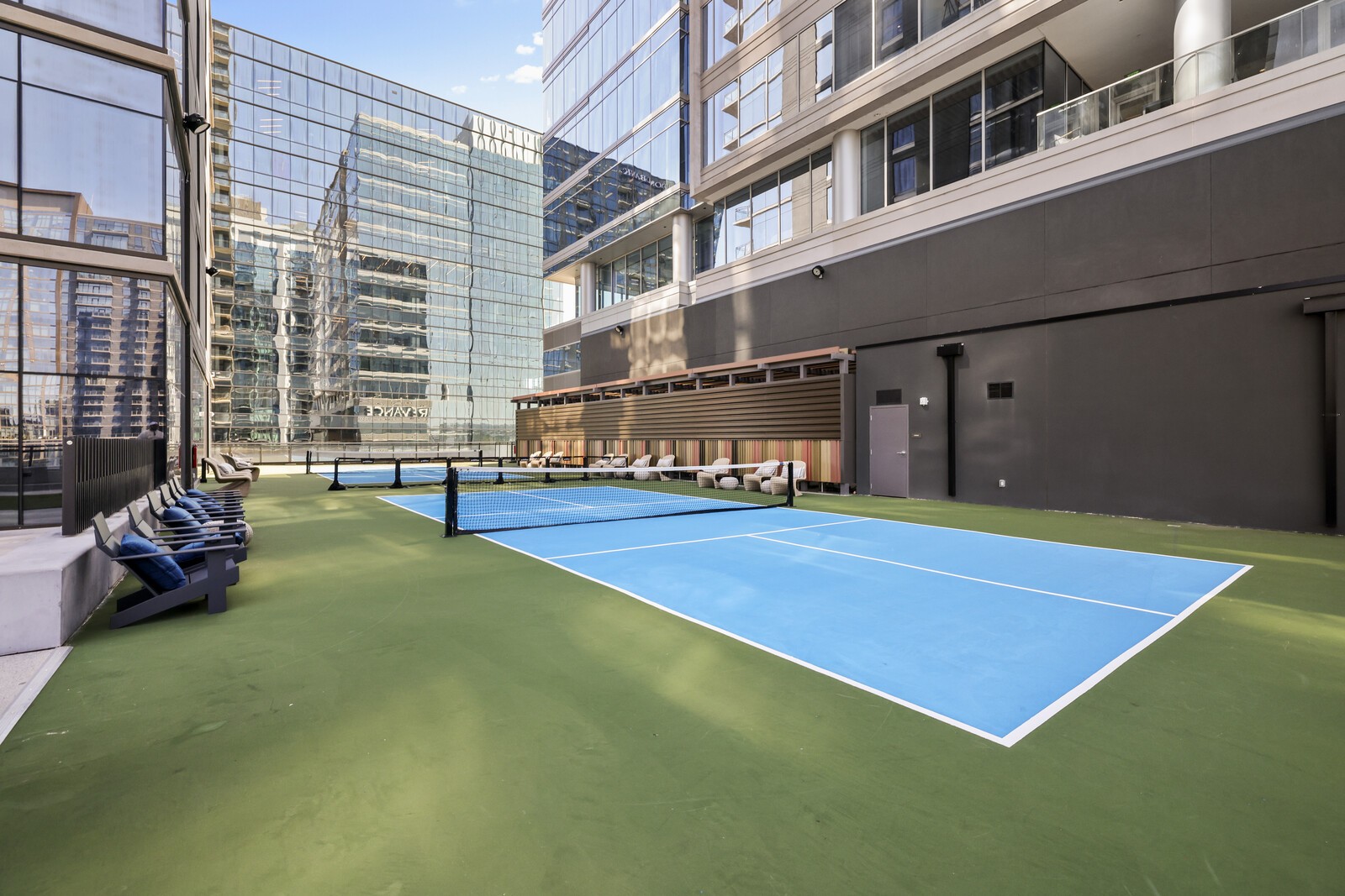 1212 Demonbreun St #1802 Nashville, TN 37203