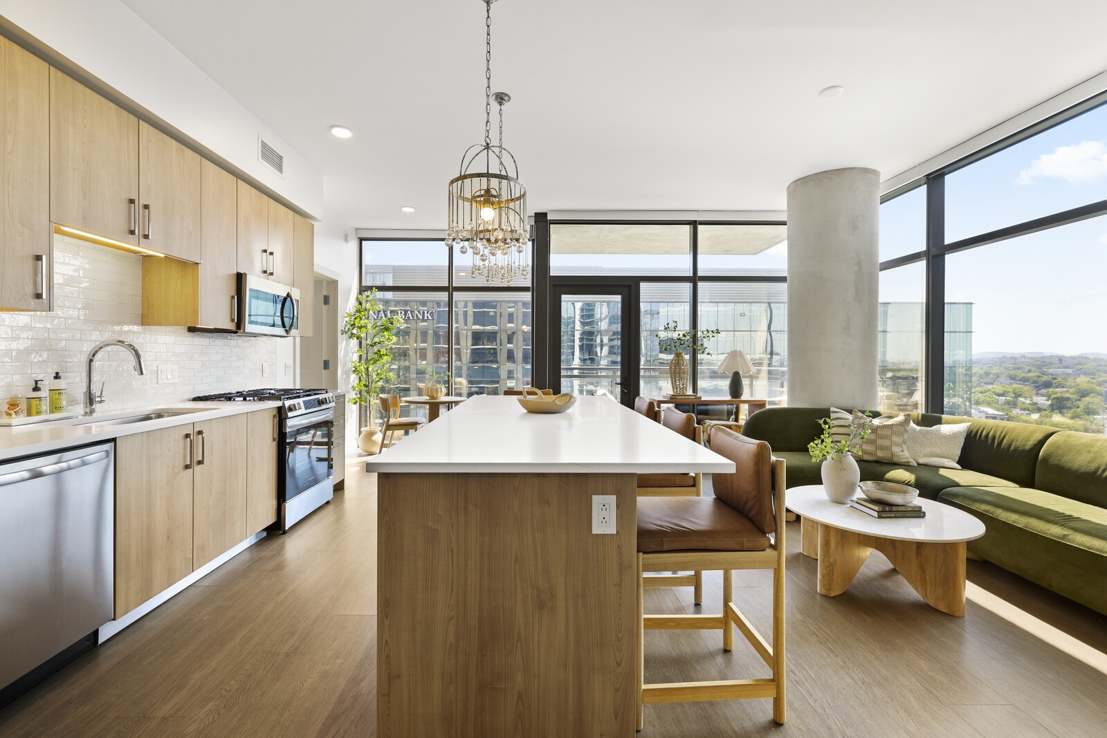 1212 Demonbreun St #1802 Nashville, TN 37203